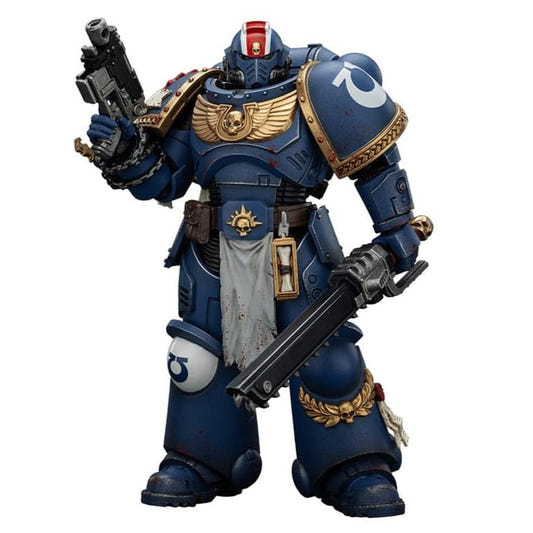 JoyToy Space Marine 2 Lieutenant Titus 1/18 figure in Ultramarines armour with chainsword and bolt pistol