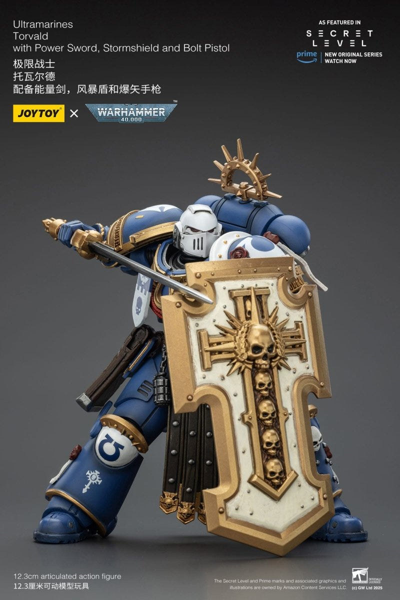 Joy Toy Warhammer 40k Ultramarines Torvald thrusting power sword over his stormshield