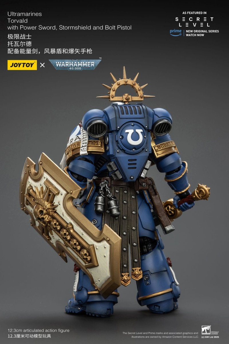 Joy Toy Warhammer 40k: Ultramarines Torvald with Power Sword, Stormshield and Bolt Pistol 13cm - Loaded Dice