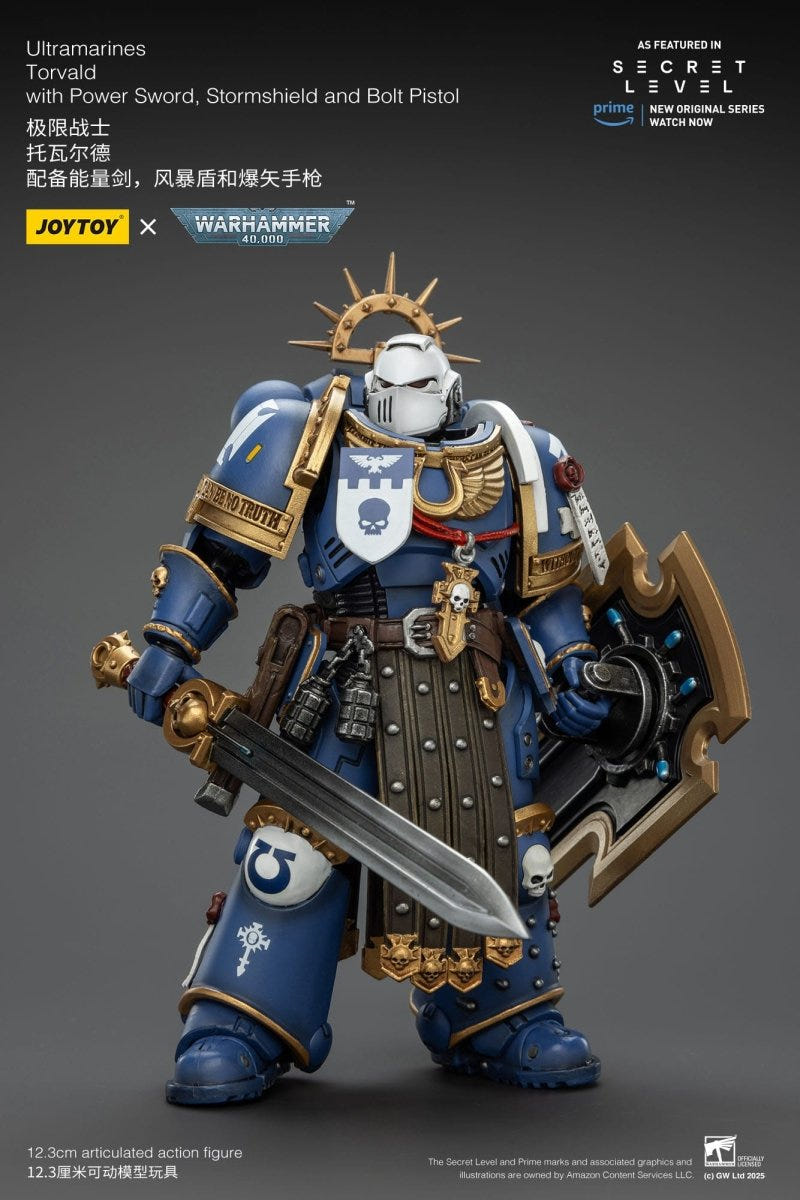 Joy Toy Warhammer 40k Ultramarines Torvald holding power sword low with stormshield on his arm
