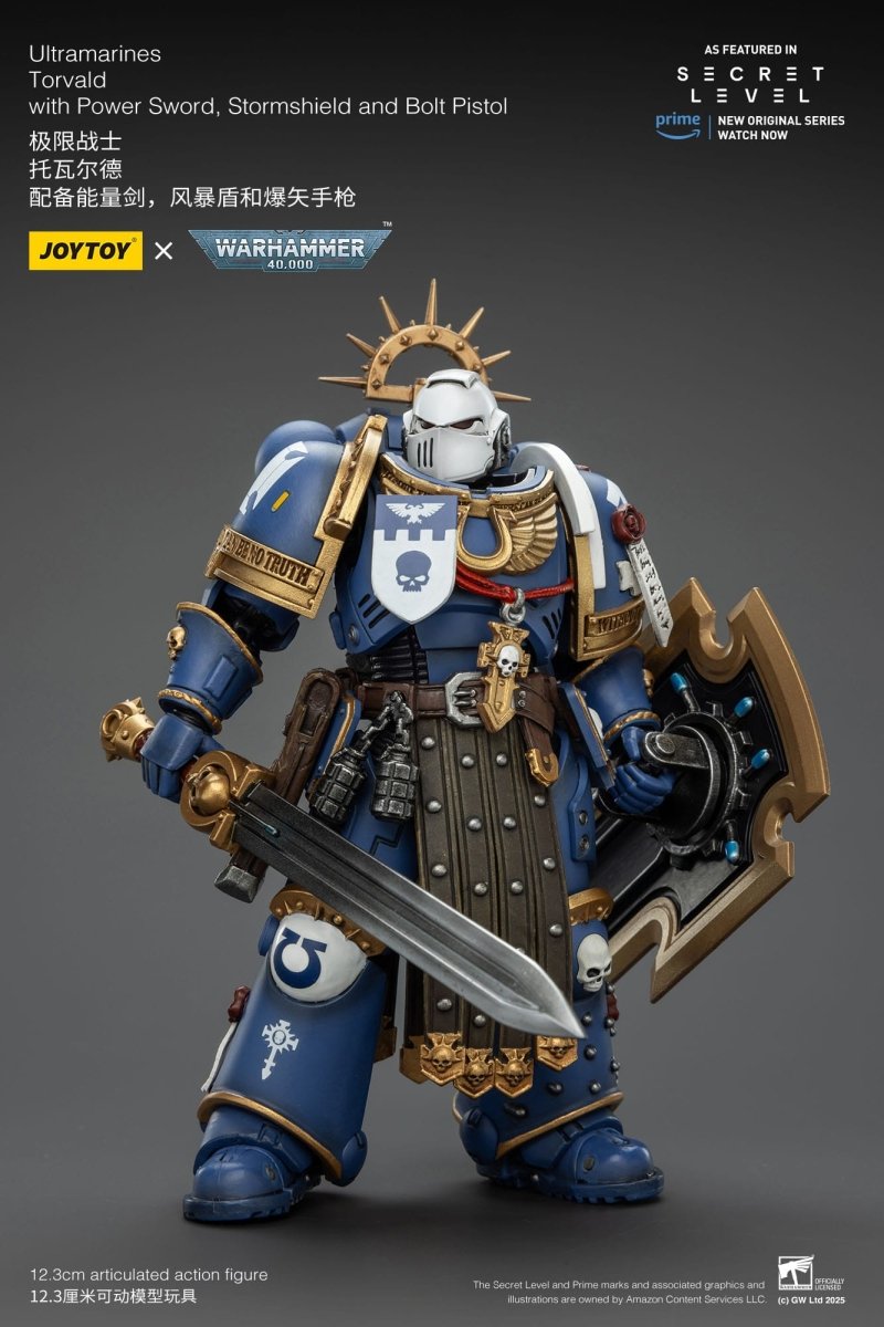 Joy Toy Warhammer 40k: Ultramarines Torvald with Power Sword, Stormshield and Bolt Pistol 13cm - Loaded Dice