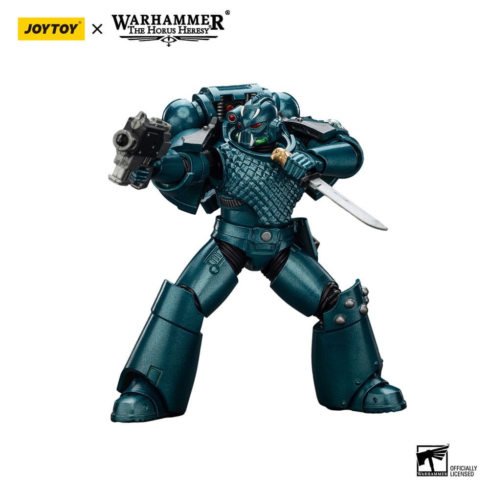 JoyToy Horus Heresy Alpha Legion Headhunter, combi-bolter and dagger, pistol raised and dagger drawn, on white