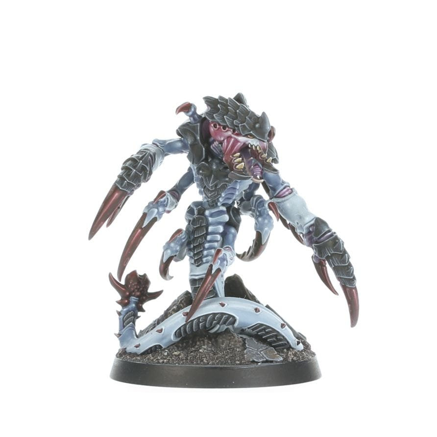 Painted Ravener in a low lunging pose with claws spread, Kill Team Raveners