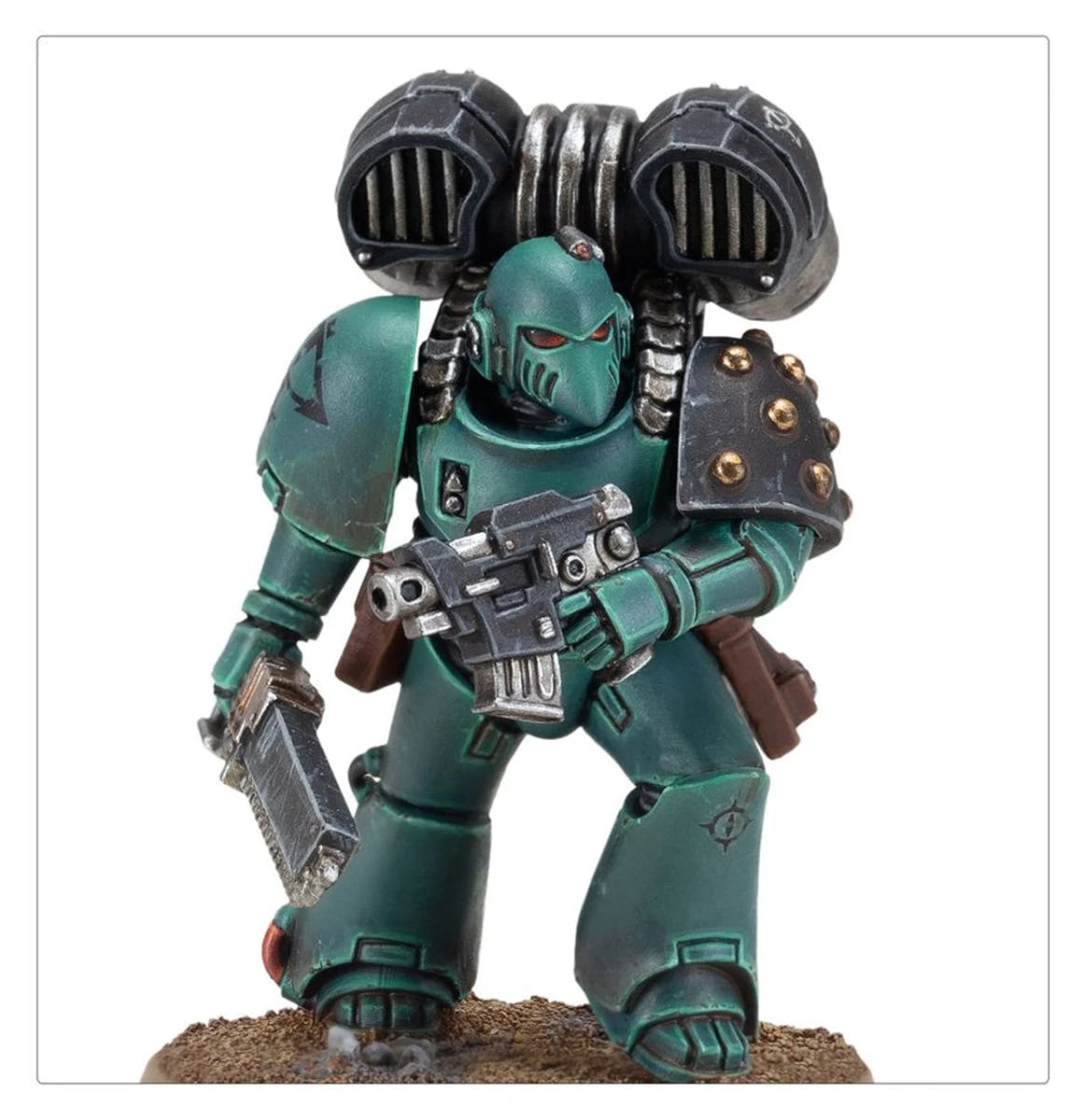 Painted MKVI Assault Squad legionary in green Corvus armour with bolt pistol and chainsword
