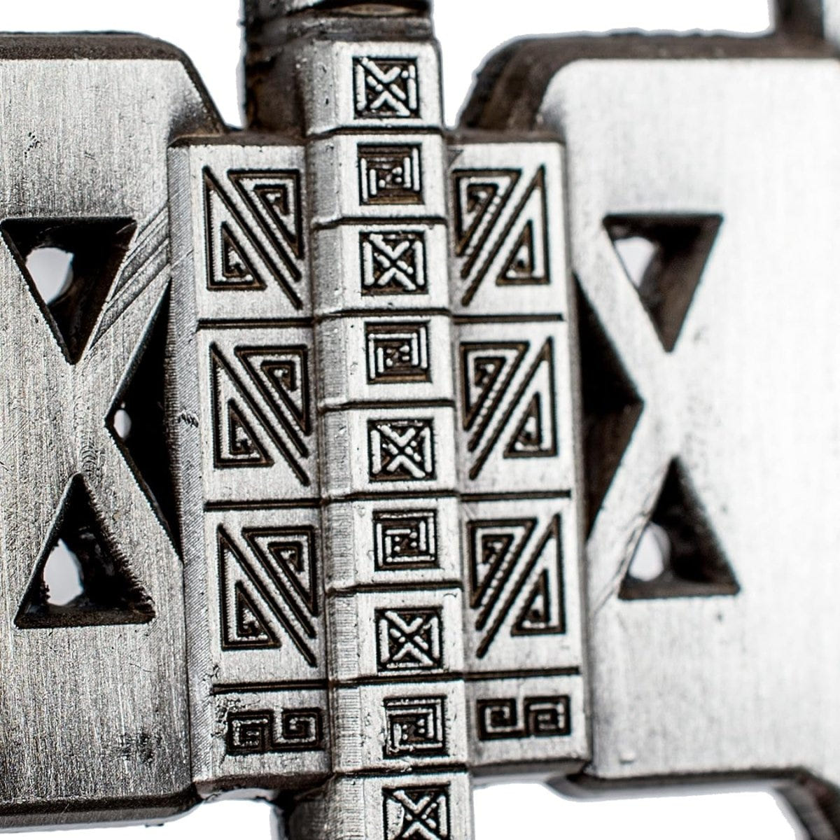Close-up of the engraved central band on the Lord of the Rings Gimli's Axe bottle opener