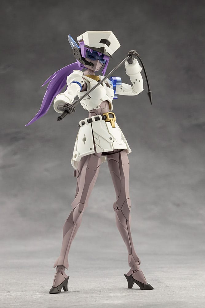 Megalomaria Vanguard Leader cracking the whip, three-quarter view