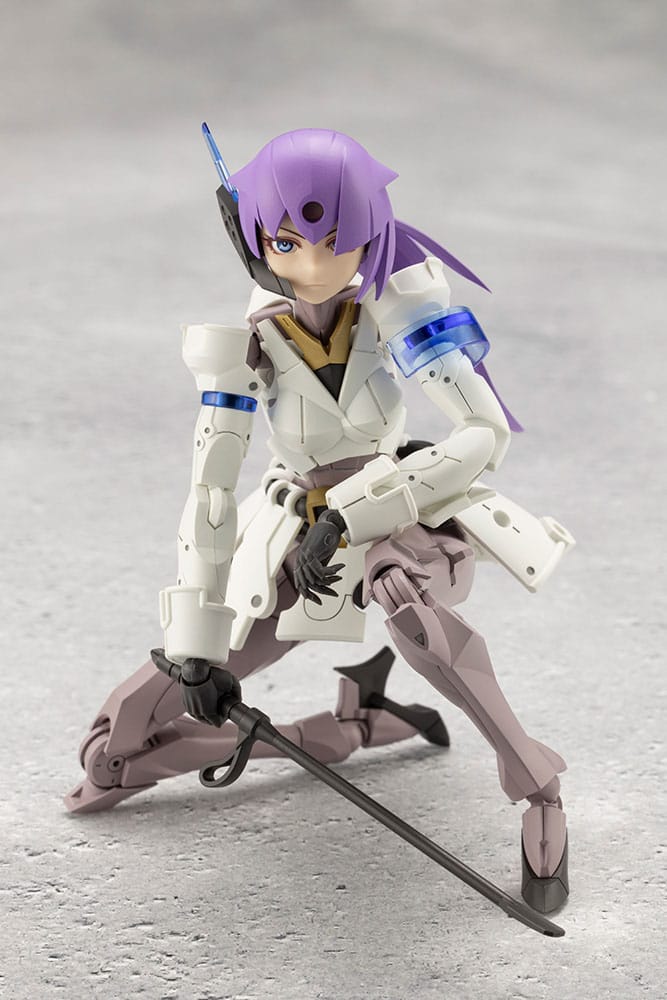 Megalomaria Vanguard Leader kneeling with whip, Kotobukiya plastic model kit