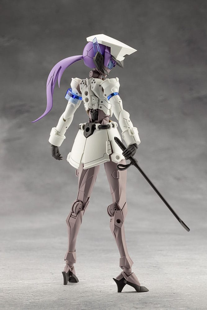 Megalomaria Vanguard Leader rear three-quarter view with long whip, Kotobukiya kit