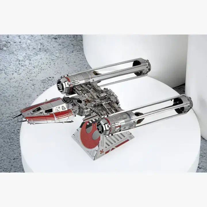 Metal Earth - Star Wars Zorii's Y-Wing Fighter