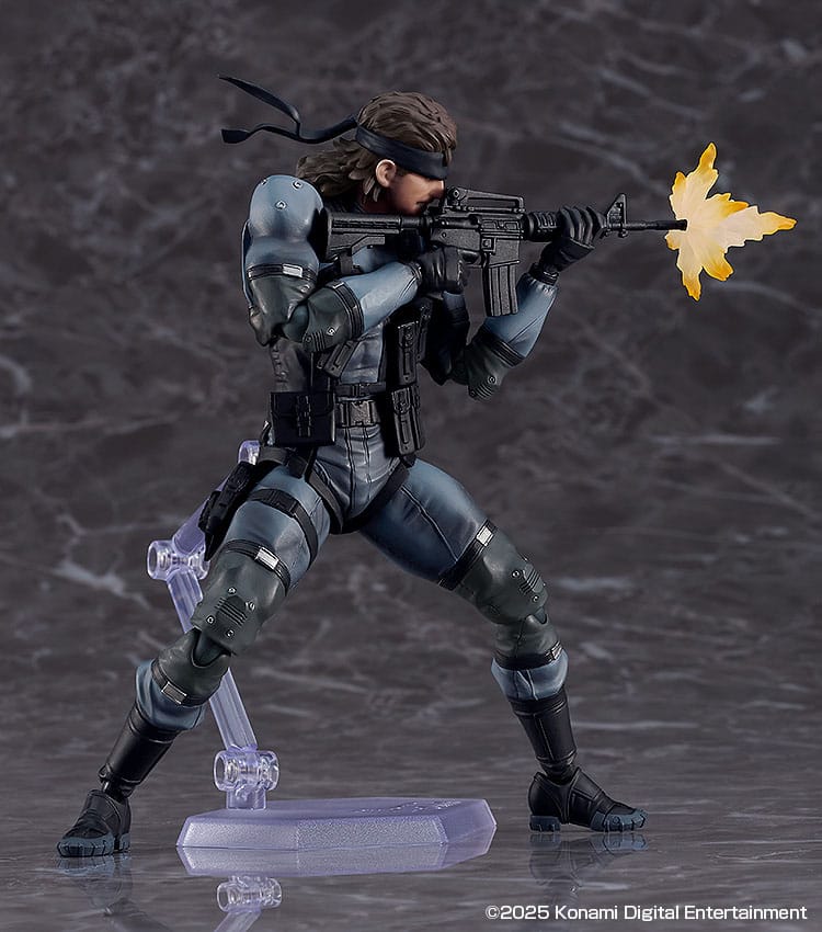 figma Solid Snake firing the assault carbine with muzzle flash effect part, braced stance