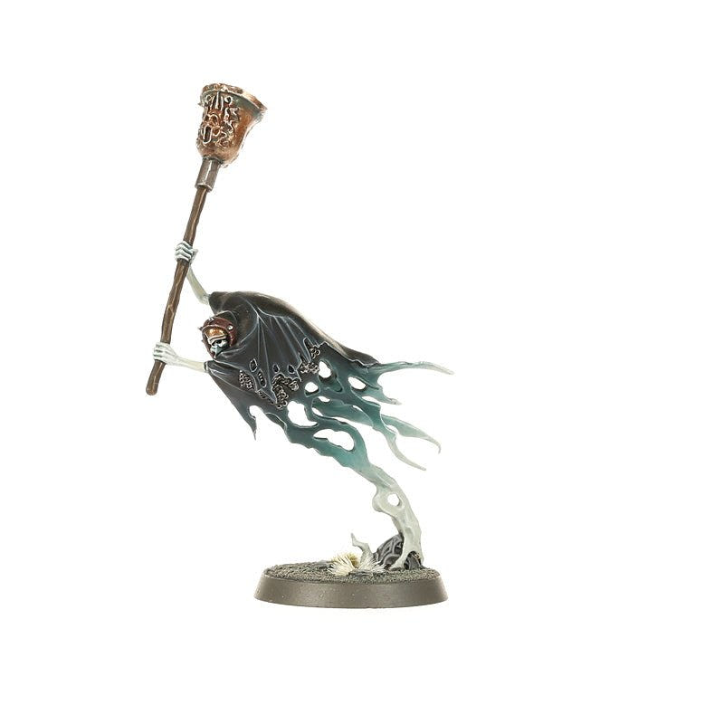 Grimghast Reapers Extoller of Shyish leader carrying a death knell, painted Nighthaunt spirit