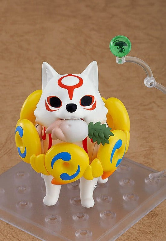 Okami Nendoroid Amaterasu DX Ver. wearing the Devout Beads Rosary with a turnip in her mouth