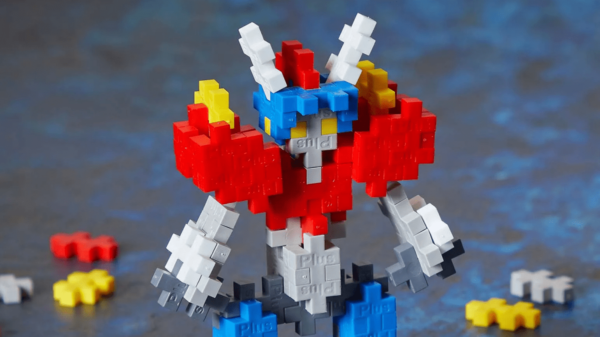 Plus-Plus Mecha Bot build in play