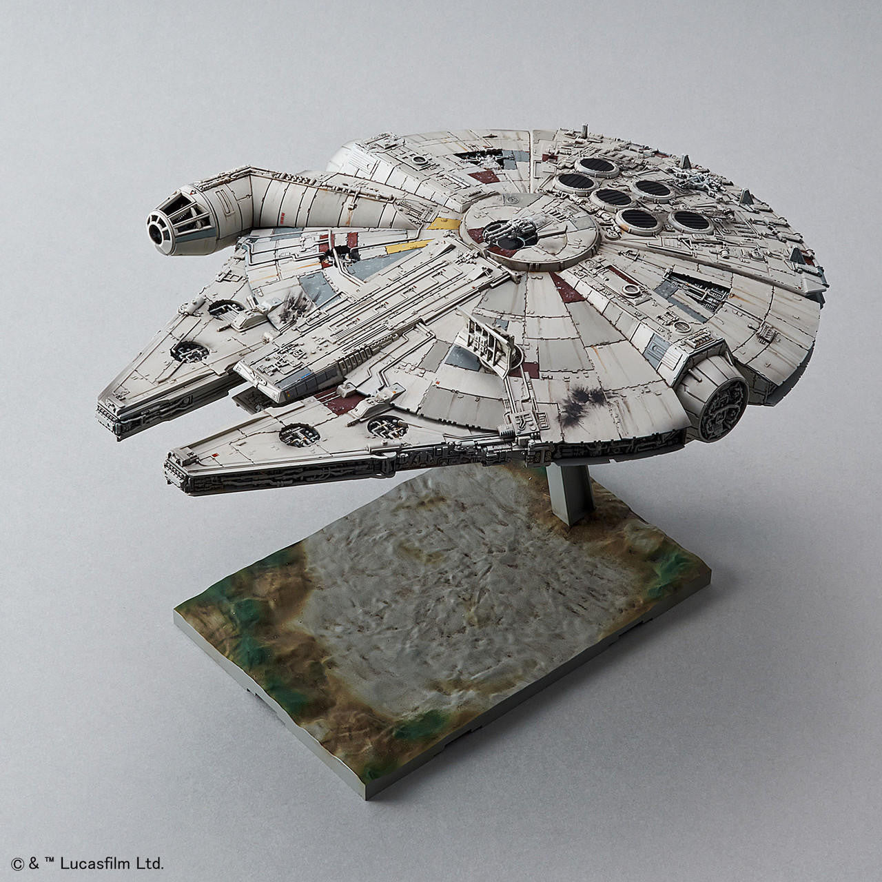 Bandai Millenium Falcon 1/144 - Loaded Dice