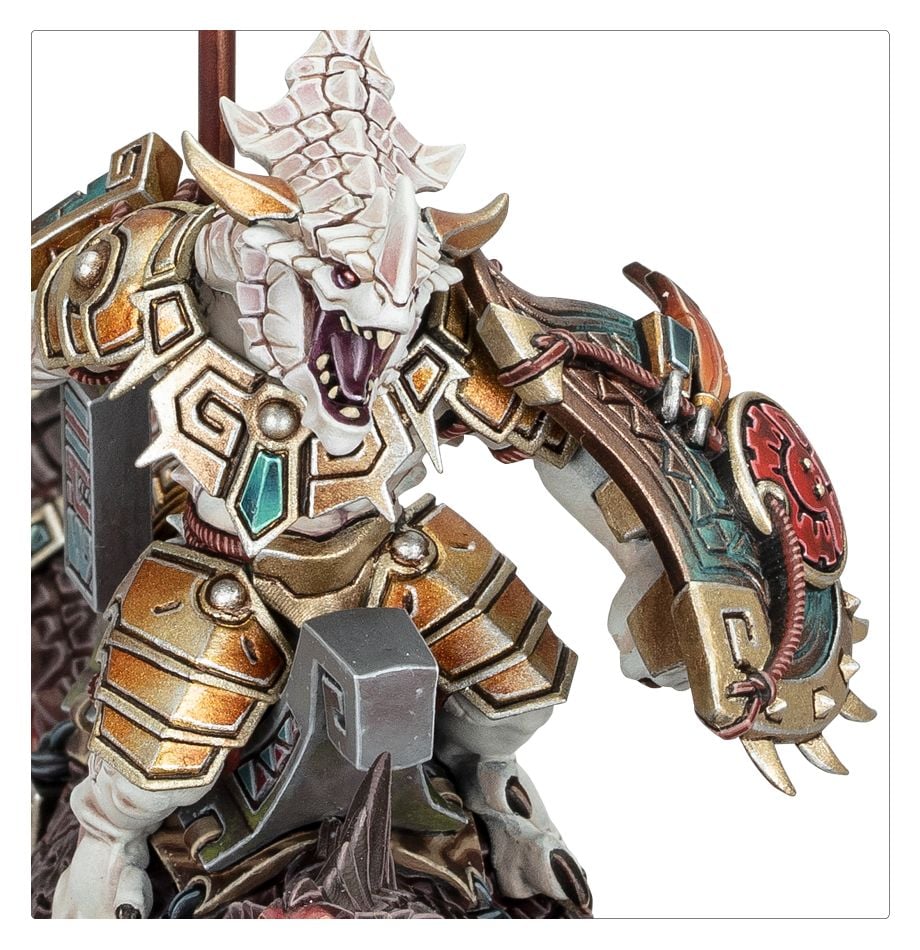 Close-up of the Saurus Scar-Veteran's white scaled head and gold armour