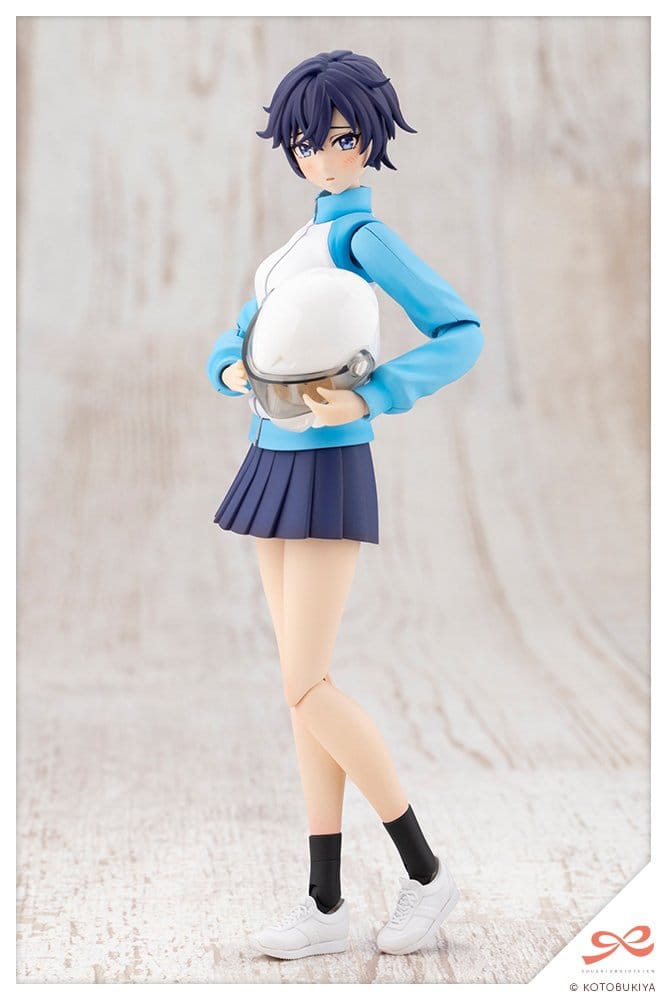 Rui Saotome kit holding a white motorcycle helmet under her arm