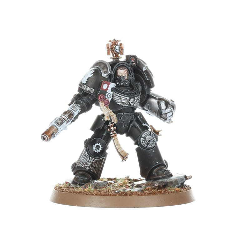 Space Marines: Captain In Terminator Armour painted miniature - Loaded Dice