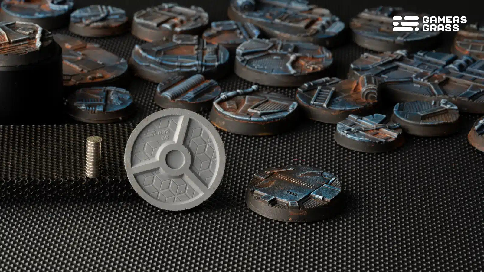 Battle Ready Bases Spaceship Corridor Round 32mm (x8) - Loaded Dice Barry Vale of Glamorgan CF64 3HD