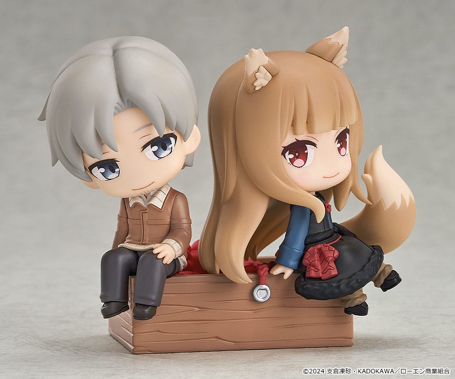 Spice and Wolf Mini Memory Lawrence and Holo, right three-quarter view