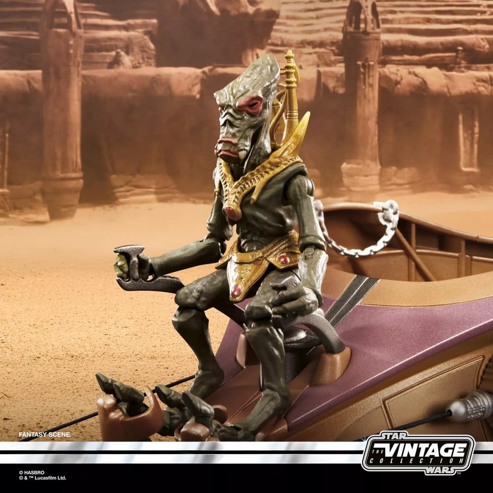 Close-up of the Geonosian Picador Vintage Collection figure seated on the arena cart