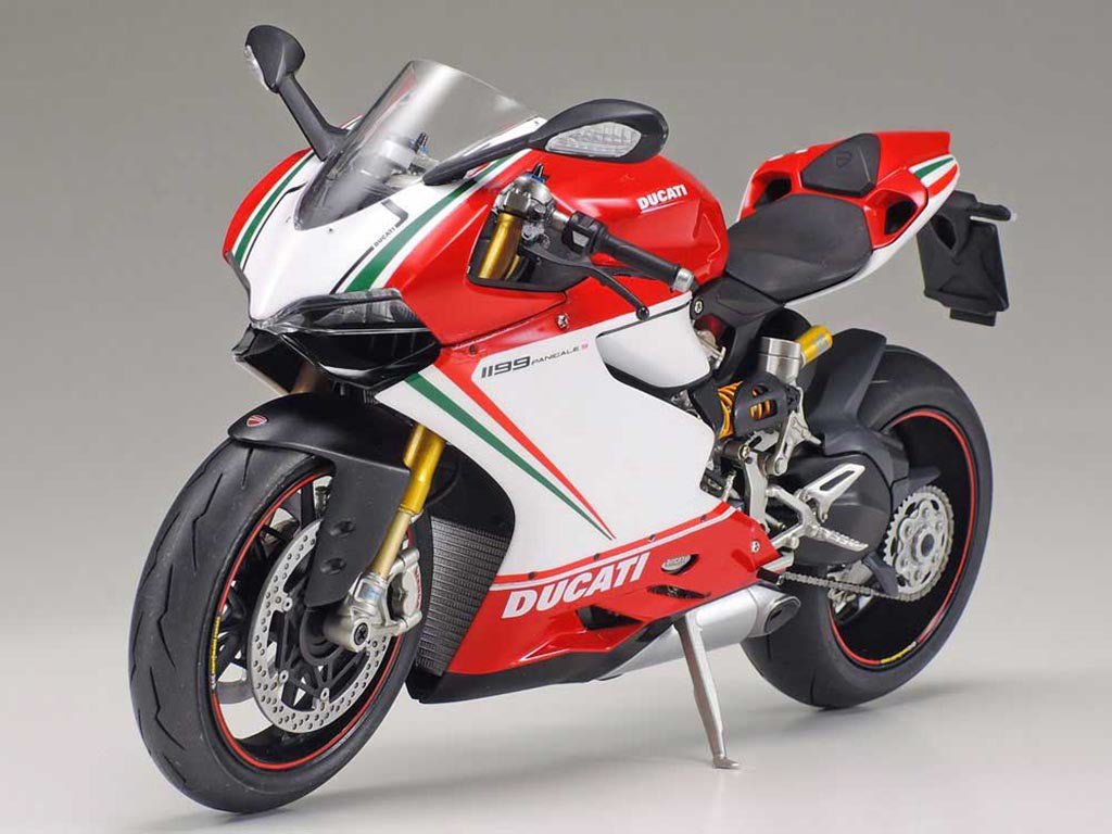 Tamiya 1/12 Ducati 1199 Panigale S Tricolore kit, built model on grey backdrop, front three-quarter view