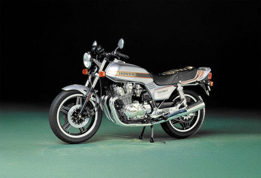 Tamiya 1/12 Honda CB750F kit, built model in silver and black on a dark backdrop, side view