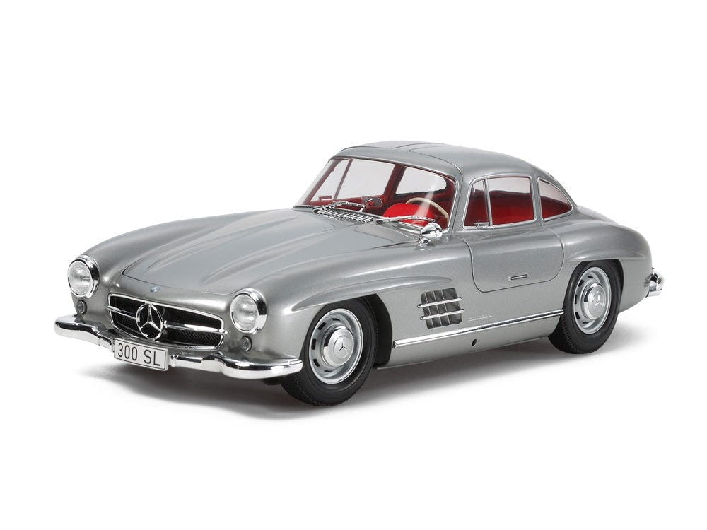 Tamiya 1/24 Mercedes-Benz 300SL kit, built model in silver, front three-quarter view