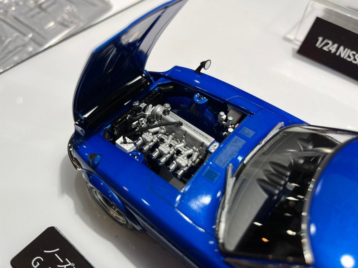 Tamiya 1/24 Nissan Fairlady 240Z Street Custom kit, show display build, engine bay from above