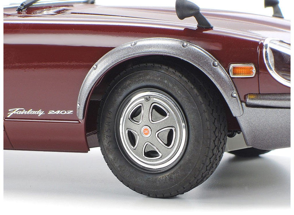 Tamiya 1/24 Nissan Fairlady 240ZG kit, close-up of front wheel and over-fender