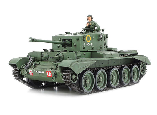 Tamiya 1/35 Cromwell Mk.IV cruiser tank kit, built model in green with commander figure, front view