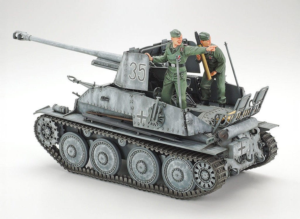 Tamiya 1/35 German Marder III kit, built model in winter whitewash with two crew figures