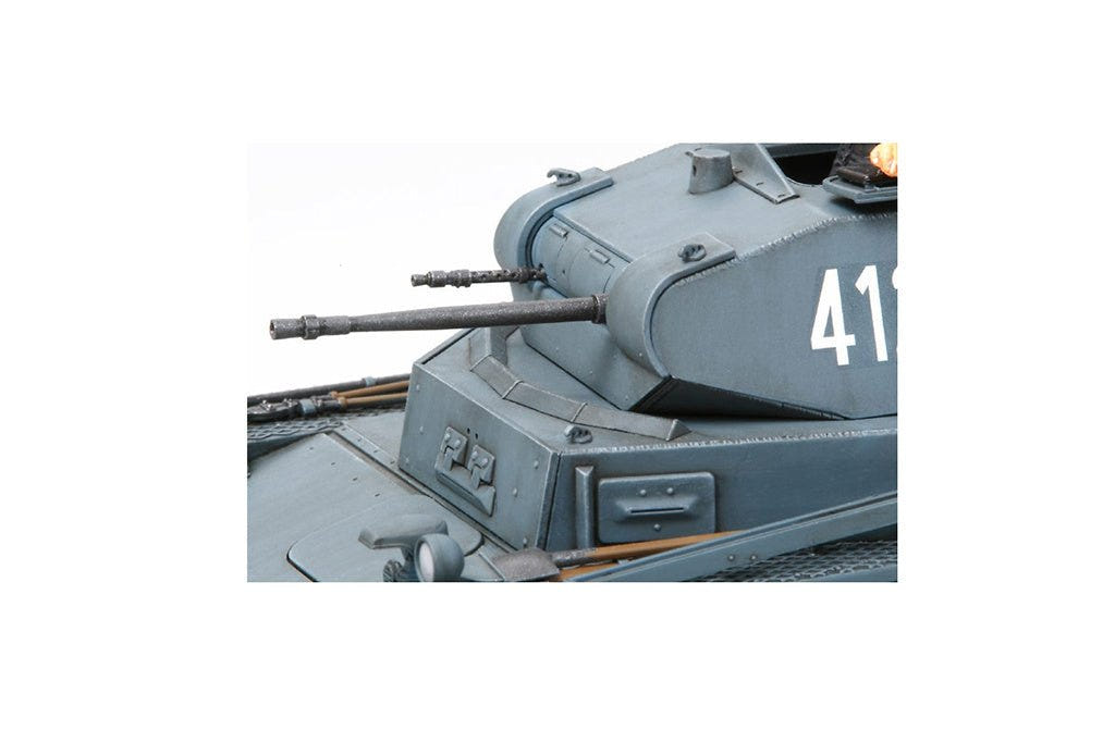 Tamiya 1/35 Panzer II Ausf.A/B/C kit, close-up of the turret and main gun