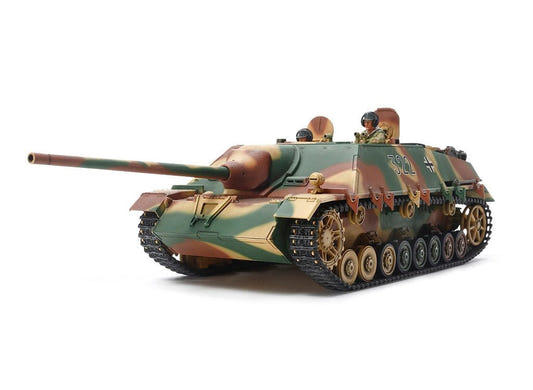 Tamiya 1/35 Jagdpanzer IV/70(V) Lang kit, built model in three-tone camouflage, front three-quarter view