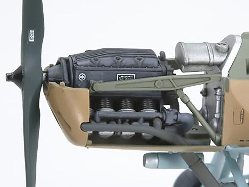 Tamiya 1/48 Fieseler Fi 156C Storch kit, close-up of the exposed engine and propeller