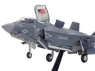 Tamiya 1/72 F-35B Lightning II kit, close-up of the nose, open lift fan door and landing gear