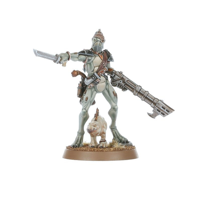 Painted Kroot Carnivore leader pointing a blade, with a small beast at his feet