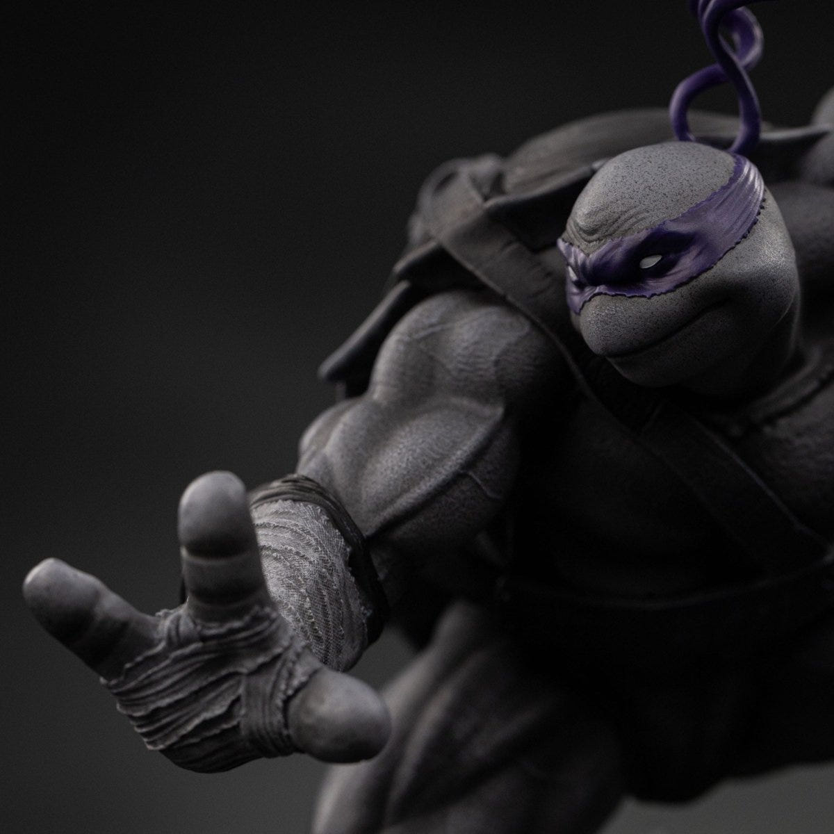 Teenage Mutant Ninja Turtles Art Scale Statue 1/10 Donatello Black and White Variant 26 cm heo exclusive - Loaded Dice