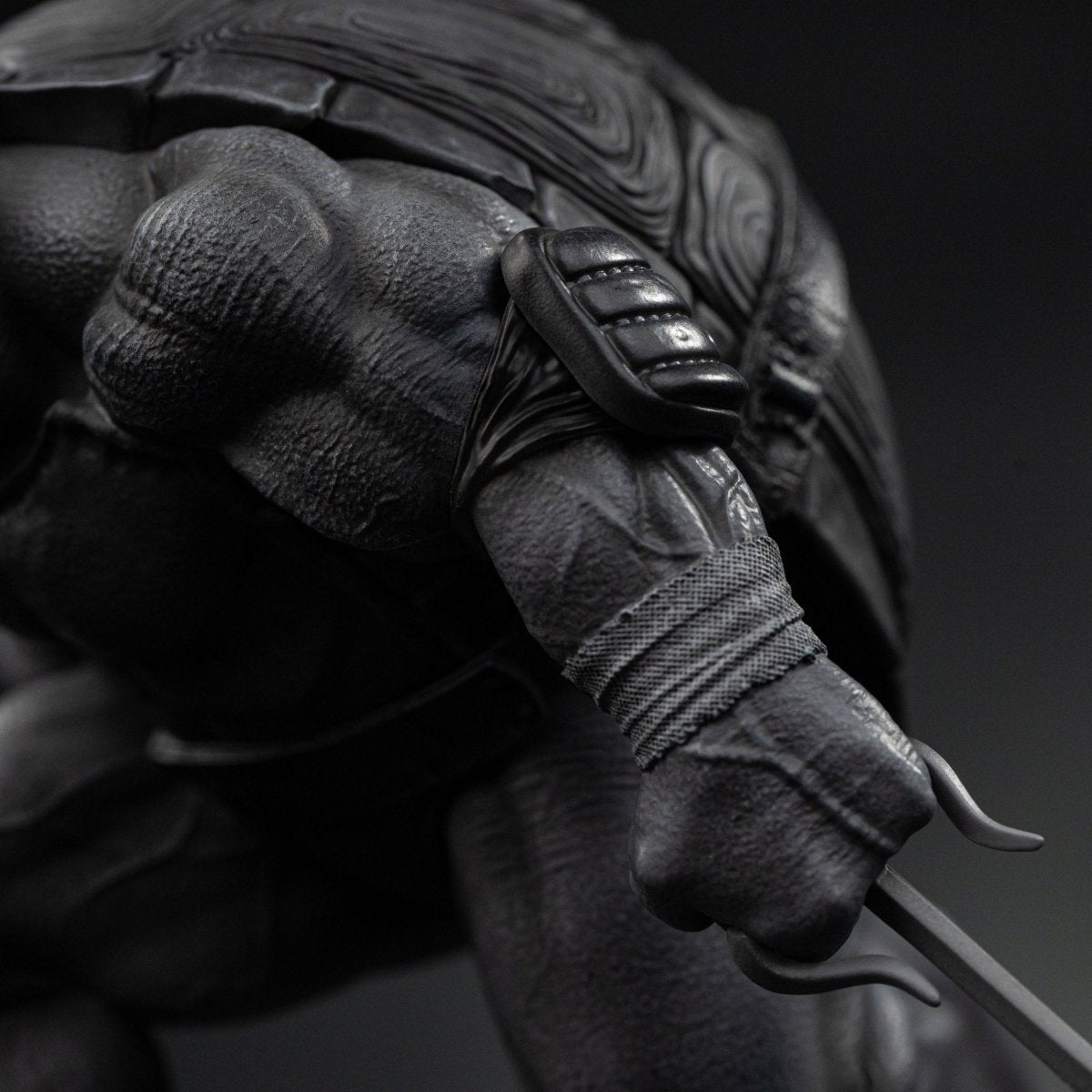 Teenage Mutant Ninja Turtles Art Scale Statue 1/10 Raphael Black and White Variant 26 cm heo exclusive - Loaded Dice
