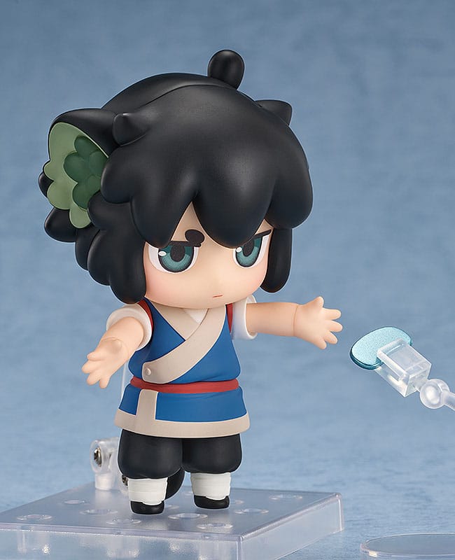 Luo Xiaohei Nendoroid reaching towards the metal accessory, serious expression