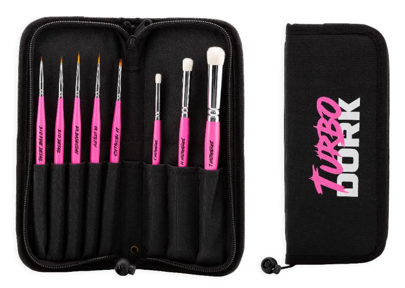 Turbo Dork Fauxlinsky Brush Set – case opened as a stand