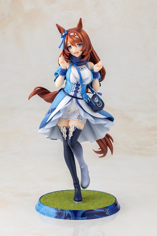 Super Creek 1/7 figure front view in blue-and-white racing outfit on marble backdrop