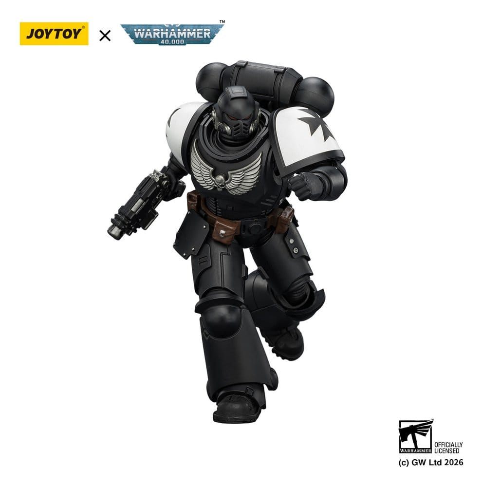 JoyToy Warhammer 40,000 Black Templars Intercessor figure advancing with bolt pistol, on white