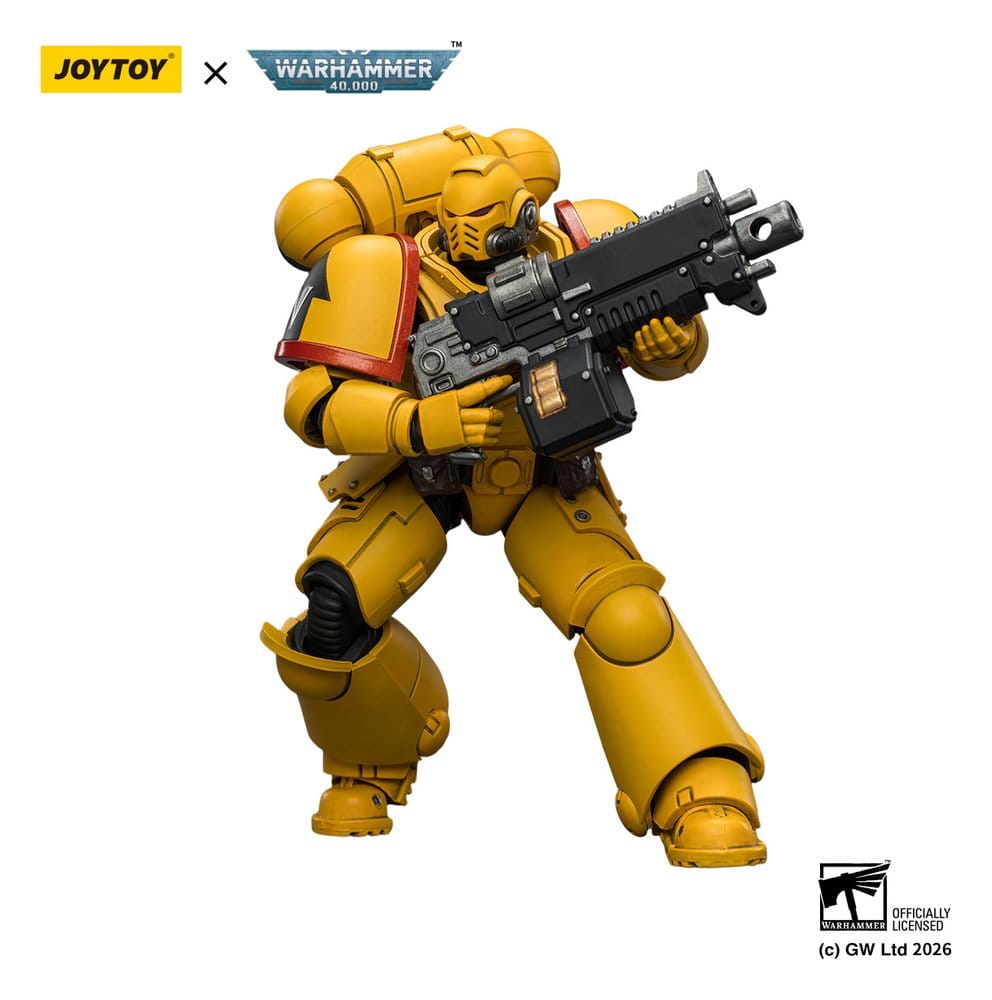 JoyToy Warhammer 40,000 Imperial Fists Intercessor figure kneeling and aiming bolt rifle, on white