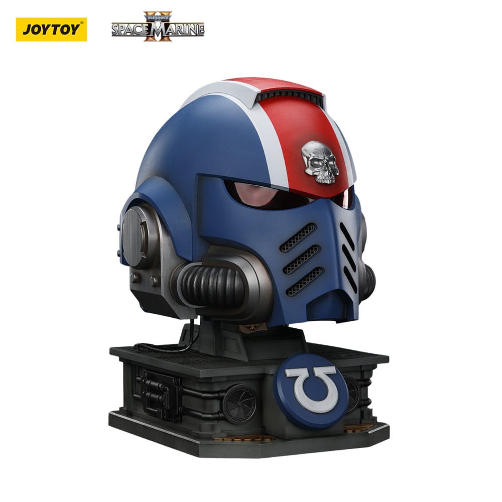 Titus helmet detail