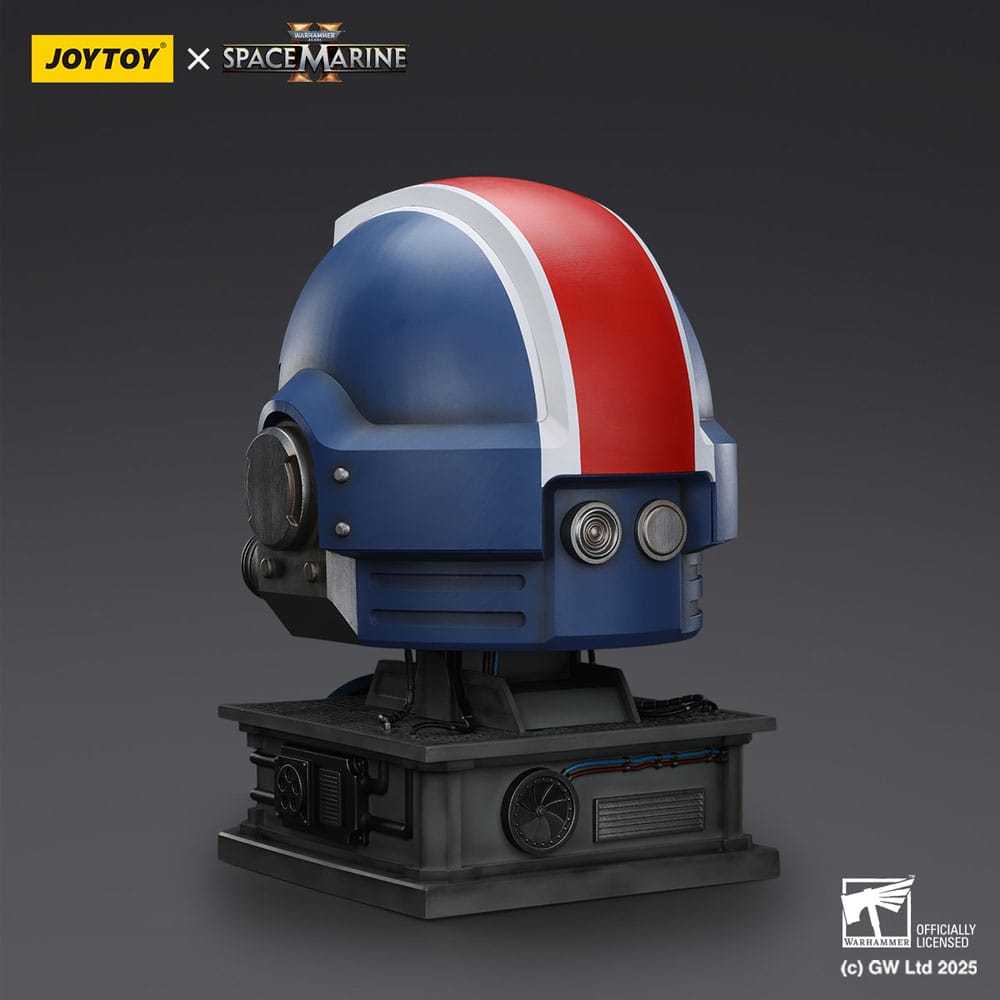 Titus helmet detail