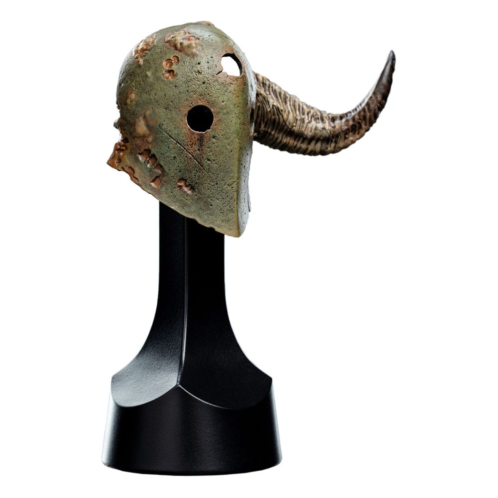 Putrid Blightking replica helm detail