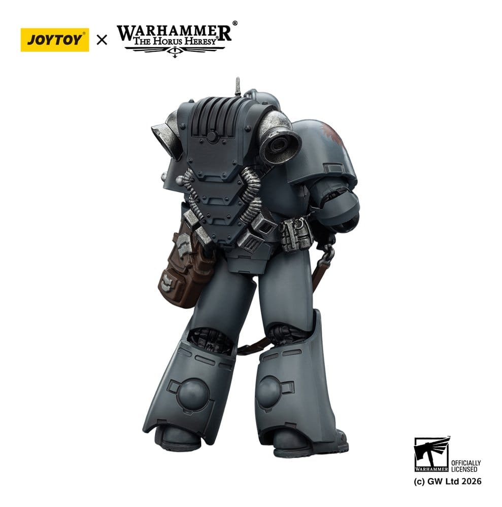 JoyToy Horus Heresy Space Wolves MKVI Tactical Legionary figure, back view showing backpack, on white