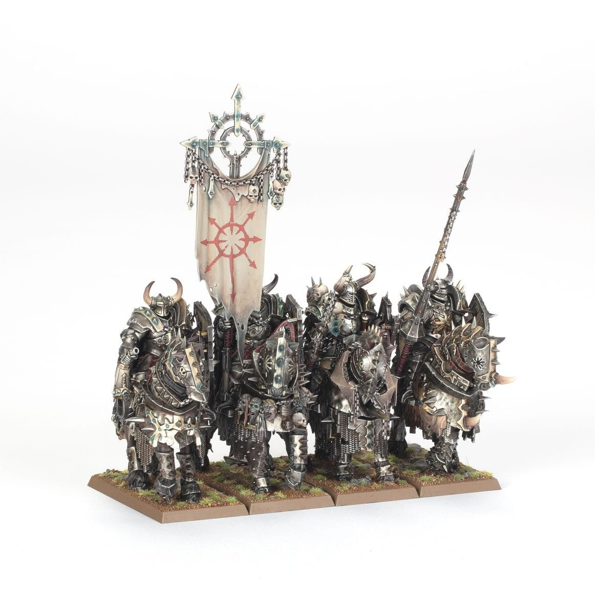 Warriors of Chaos armoured cavalry unit with a Chaos Star banner