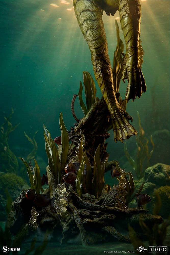 Universal Monsters Premium Format Figure Creature from the Black Lagoon 80 cm