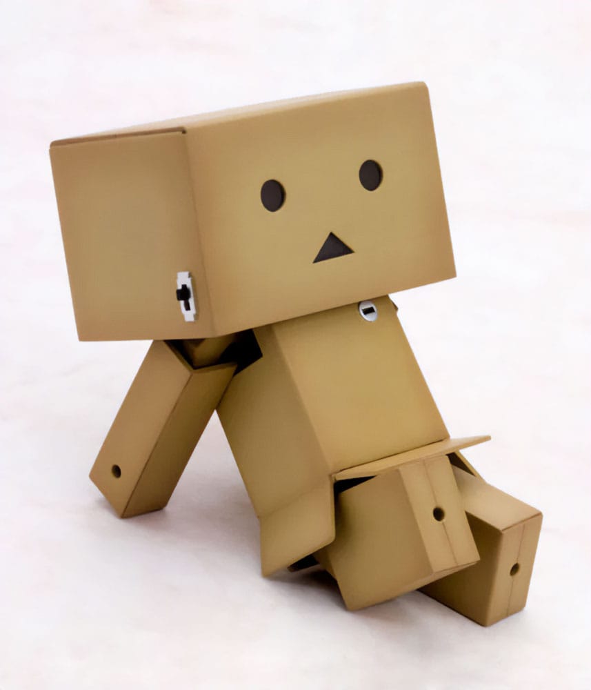 Yotsubato! Danboard model kit sitting pose with legs stretched out